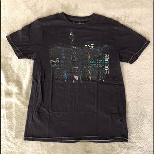 Kenneth Cole graphic tee